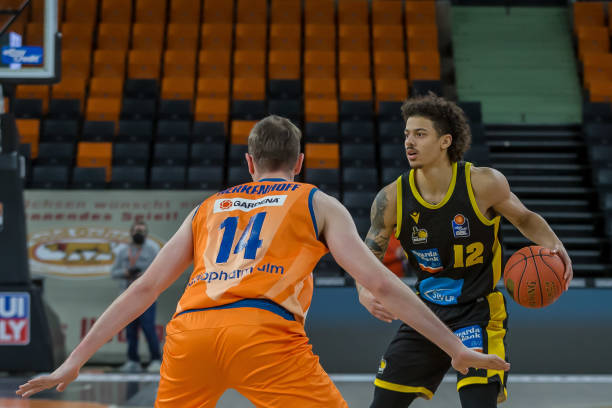 接近午夜的 接近午夜的