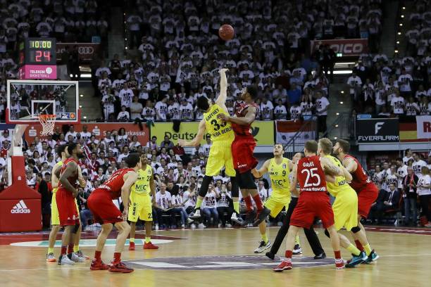 更引人注目 更引人注目