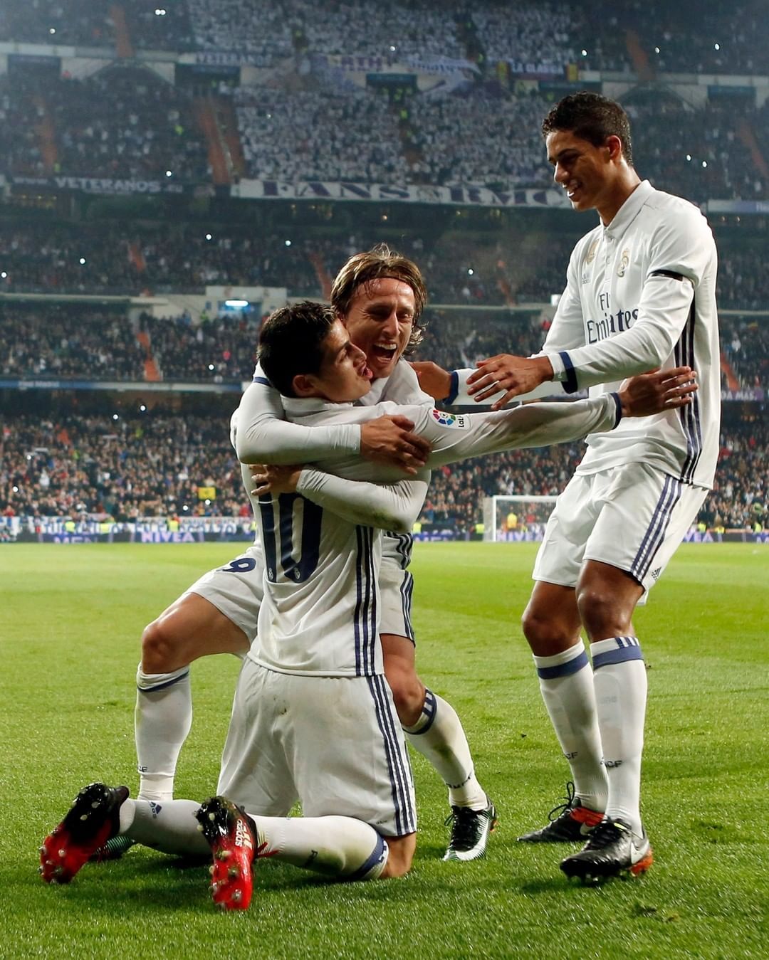 扣人心弦的 扣人心弦的