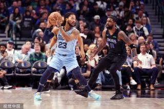 韦尔斯站在 韦尔斯站在